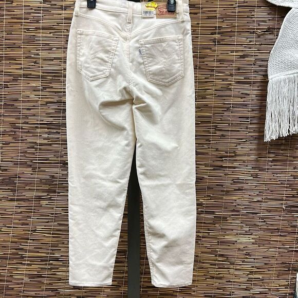Levi's(r) Womens High-Waisted Mom Jeans (White Smoke) Women's Jeans Size 30W X 2 - Picture 3 of 3